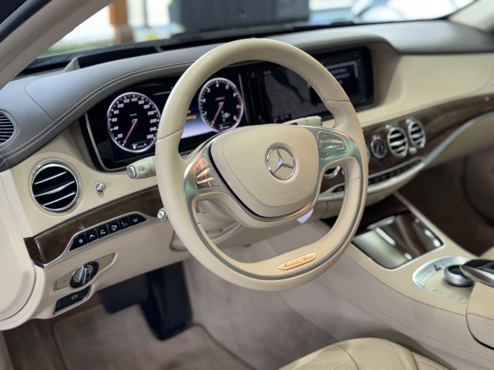 Fahrzeugabbildung Mercedes-Benz S 500 4Matic*HEAD-UP*360 KAMERA*BURMESTER*1.HAND