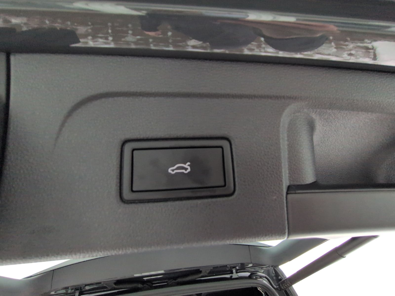 Touran 2.0 TDI DSG R Line 7Sitze+AHK+PANO+MATRIX