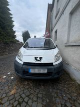 Peugeot Expert Tepee - Peugeot Expert Tepee mit Diesel-Antrieb: Kleinbus