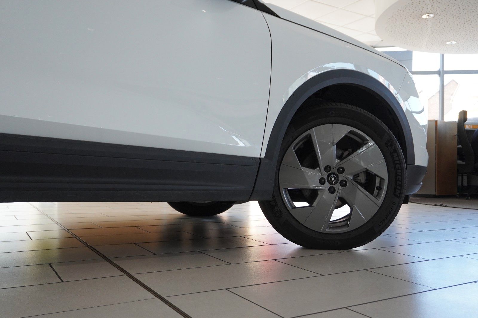 Fahrzeugabbildung Opel Grandland 1.2 48V HYBRID EDIT. NAVI/LED/KAMERA