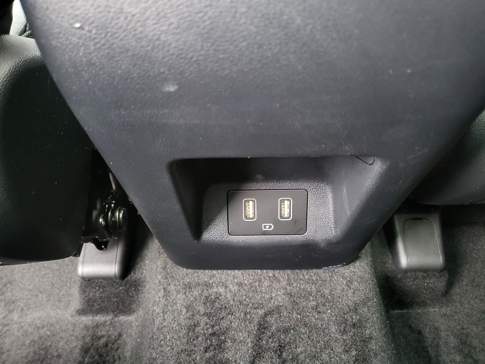 Fahrzeugabbildung Hyundai TUCSON 1.6 T-GDI 4WD 48V TREND LED PANO NAVI