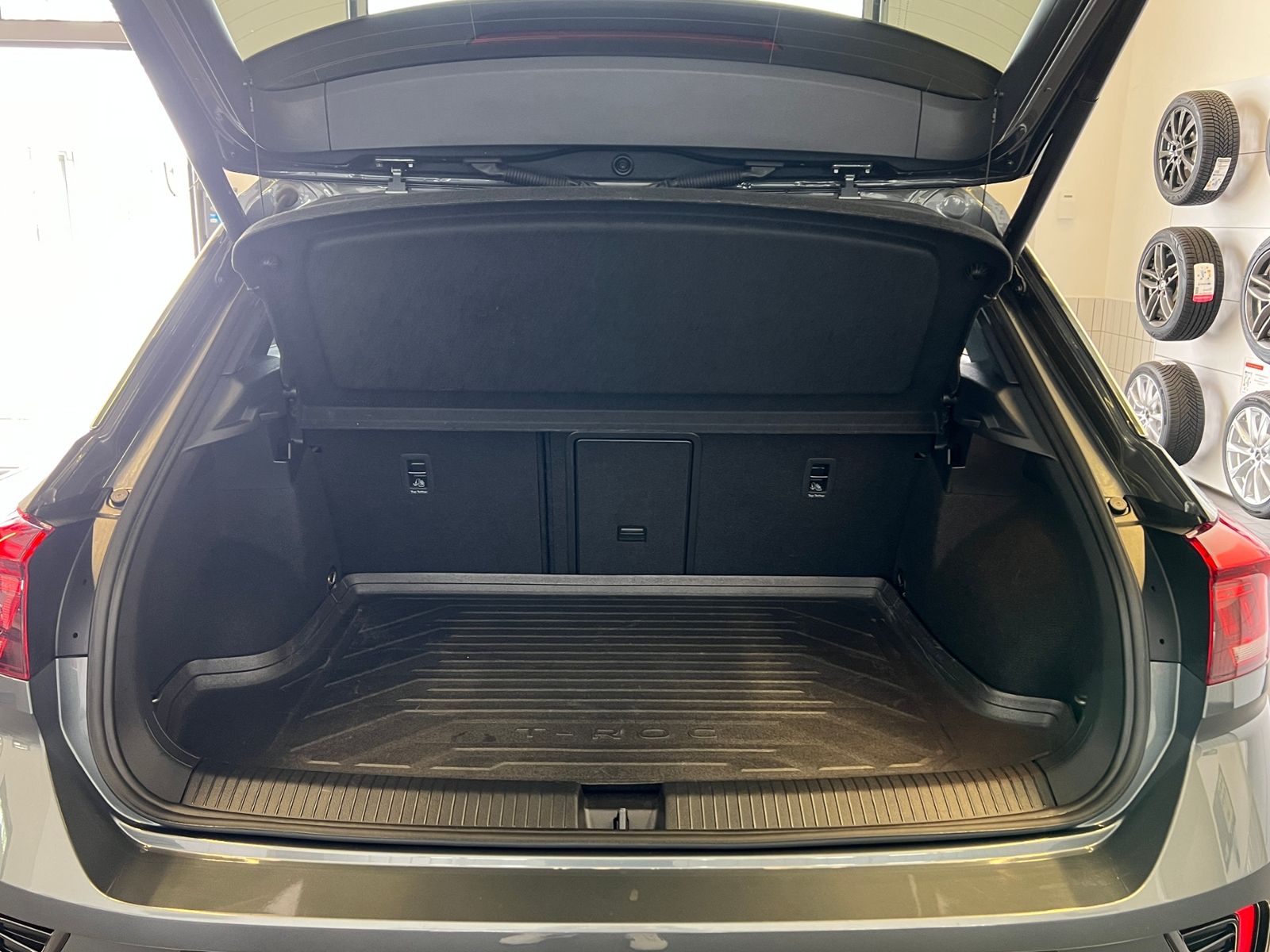 Fahrzeugabbildung Volkswagen T-Roc R 2.0 TSI DSG 4MOTION *Garantie, LED, Kame