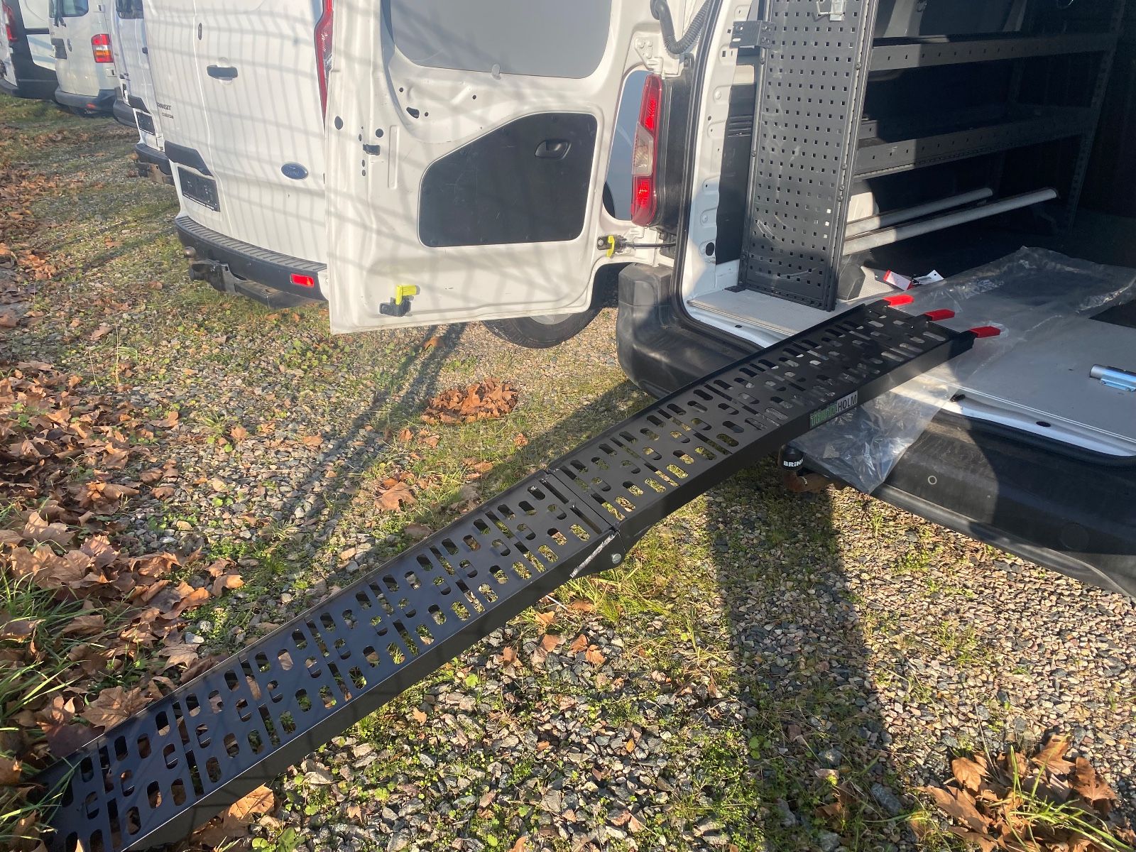 Fahrzeugabbildung Peugeot Partner Premium L2,SHZ,PDC,Regal,Fahrradhalter