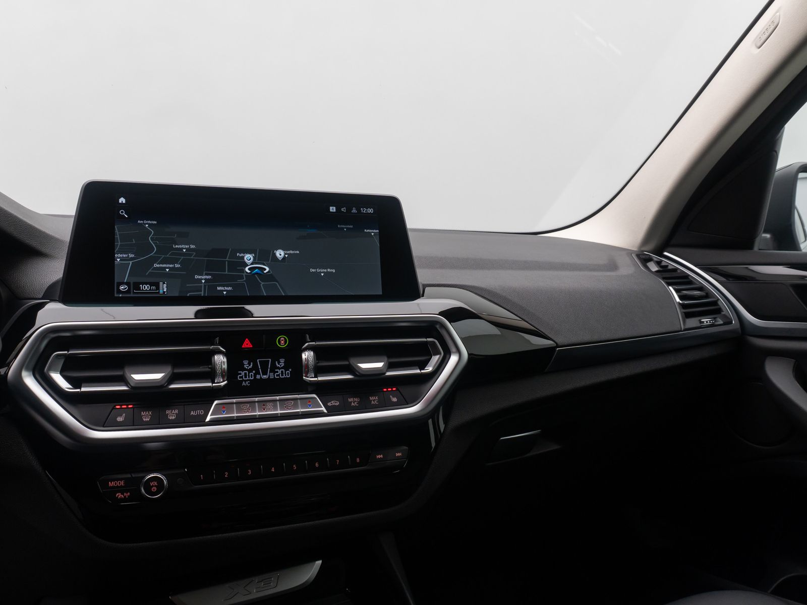 Fahrzeugabbildung BMW X3 xD30e DriveAss DAB Kamera HiFi WLAN Sportsitz