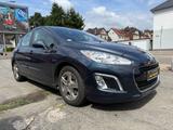 Peugeot 308 Allure Leder Navi Sitzheizung Pdc AHK Pano - gebrauchte Peugeot 308 aus dem Jahr 2013