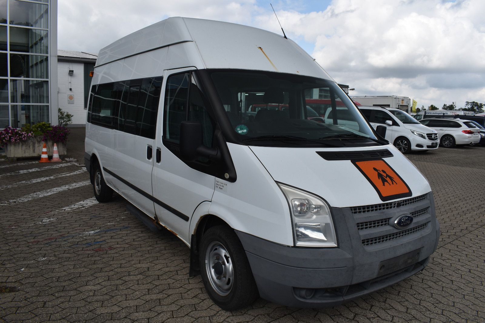 Fahrzeugabbildung Ford Transit Kombi FT 300 L Behindertengerecht  *2335