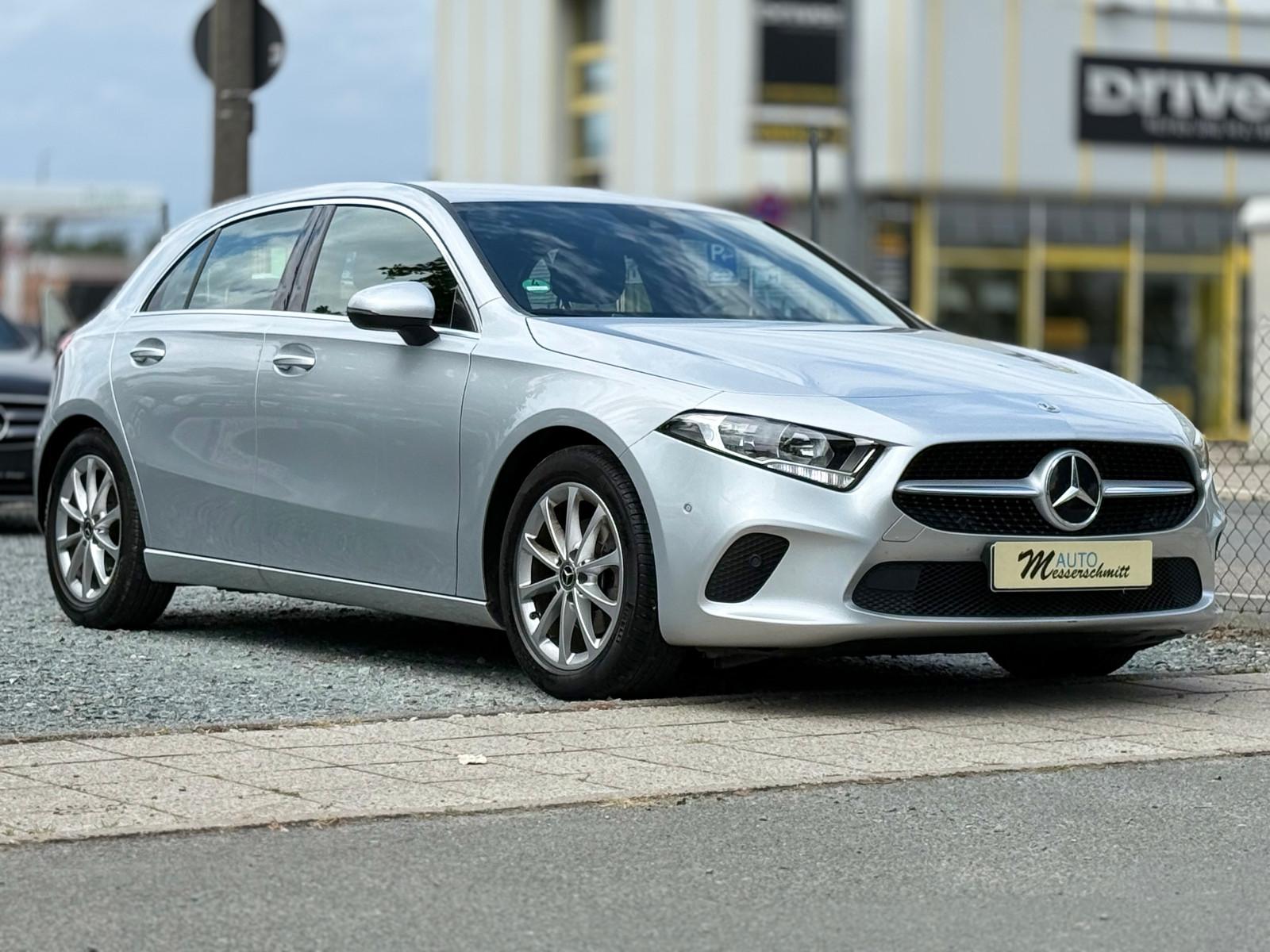 Mercedes-Benz A 180 KLIMA NAVI SHZ CARPLAY KEYLESS