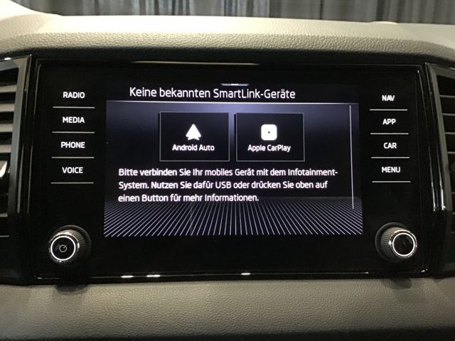 Fahrzeugabbildung Skoda Karoq Sportline 1.5 TSI DSG/Navi/Matrix/PDC/SHZ