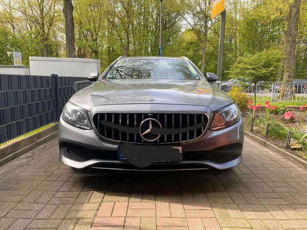 Image of Mercedes-Benz E 220