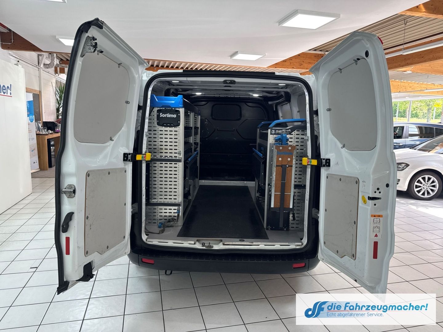 Fahrzeugabbildung Ford Transit Custom Kasten 280 L1 DAB SHZ Notbremsass