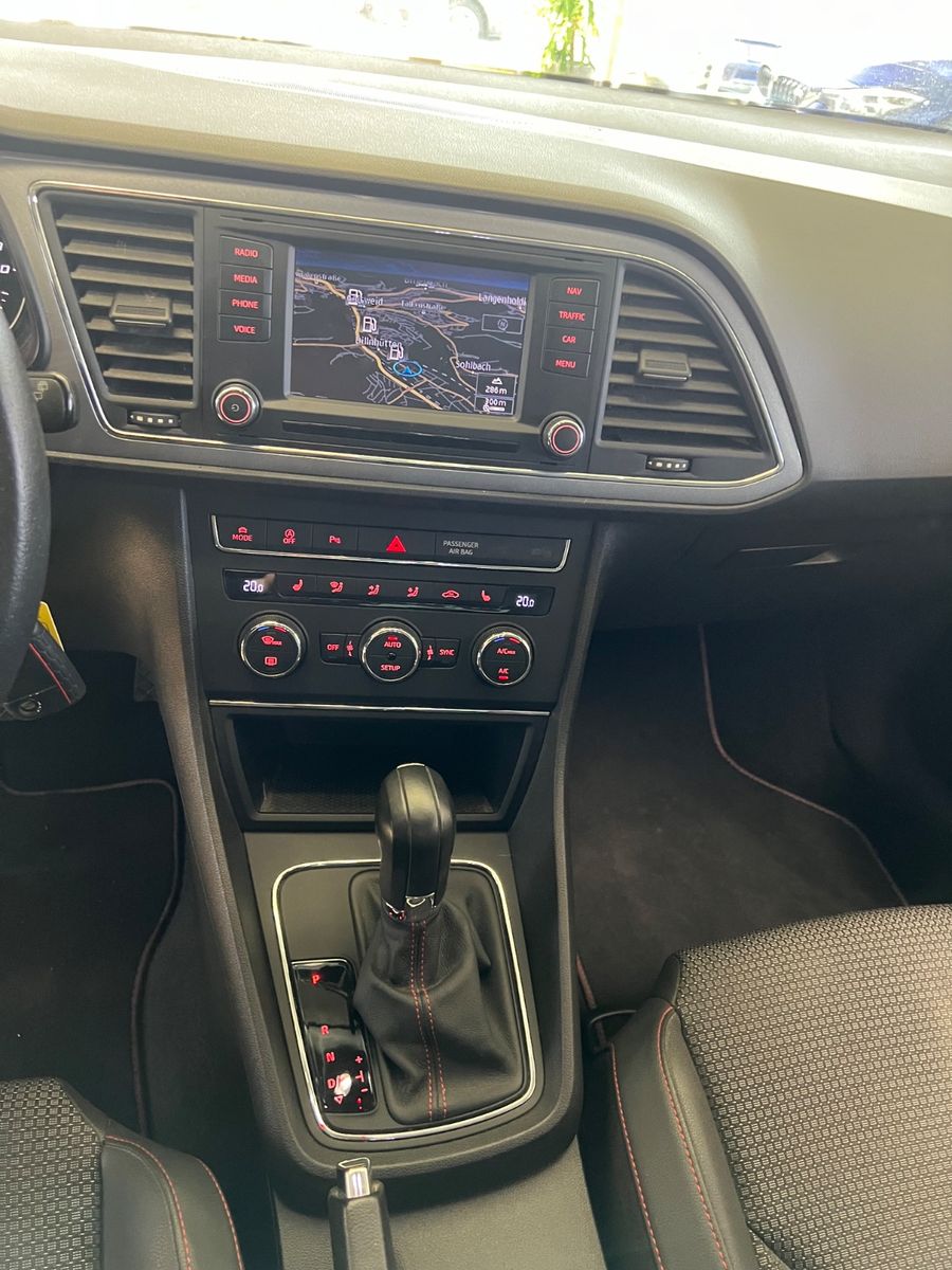 Fahrzeugabbildung SEAT Leon FR 2.0 TDI DSG *LED*NAVI* 1.HAND*