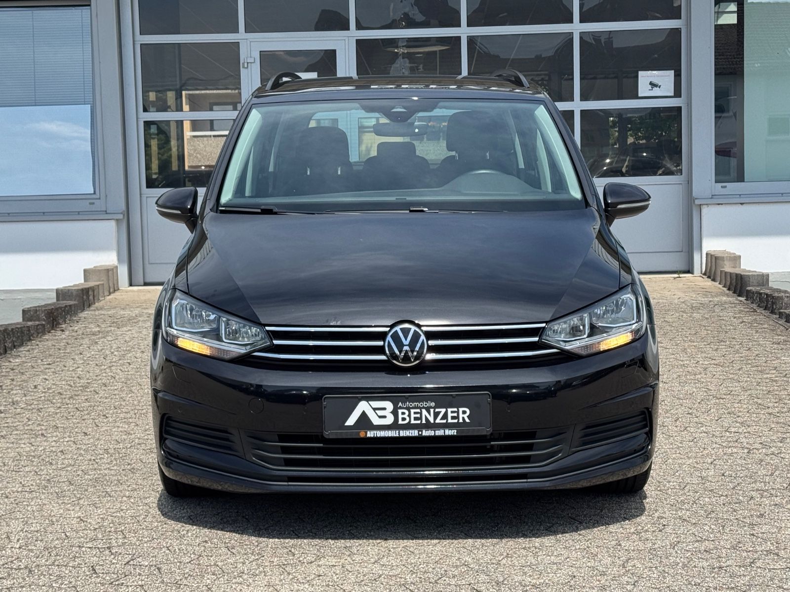 Fahrzeugabbildung Volkswagen Touran Comfortline/ACC/AHK/PDC/Navi/Massage/1H