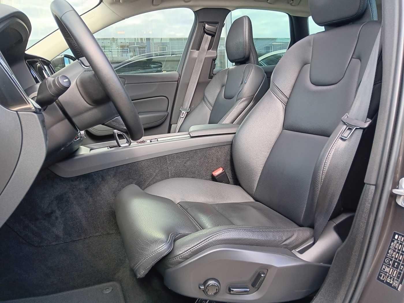 Fahrzeugabbildung Volvo XC60 T6 AWD Recharge Plus Bright