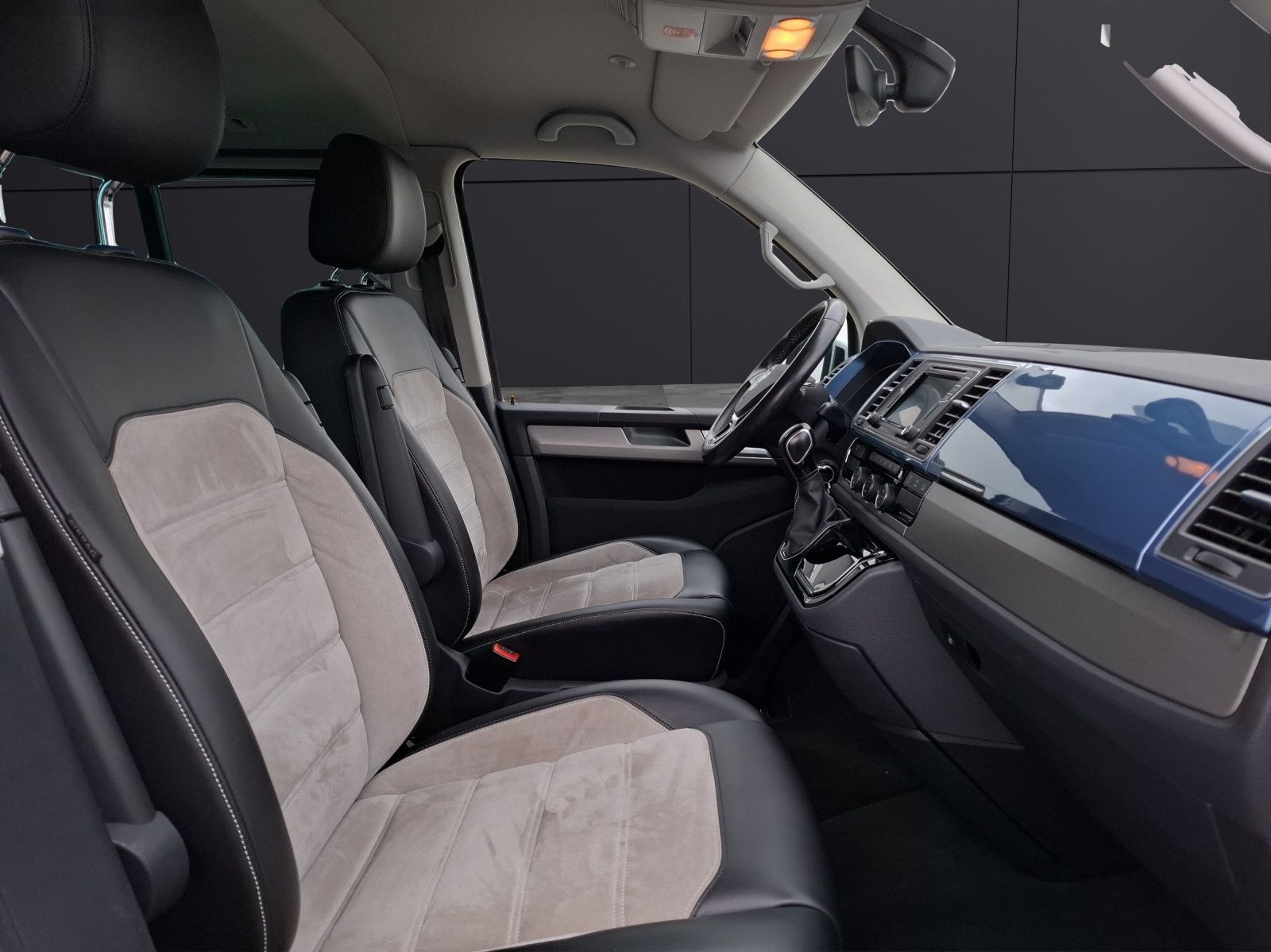Fahrzeugabbildung Volkswagen T6 Multivan TDI Generation-Six DSG 4M STH AHK LE