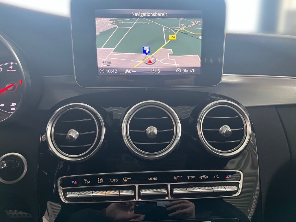 Fahrzeugabbildung Mercedes-Benz C 180 T AMG AHK Pano Totwi. LED SHZ Sport Navi