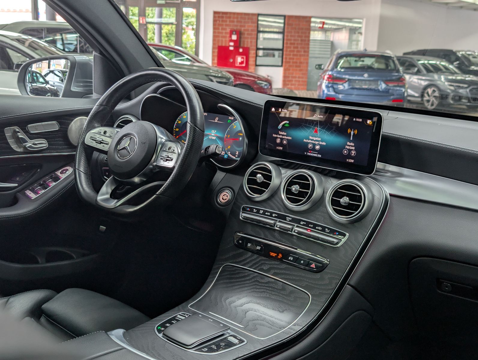 Fahrzeugabbildung Mercedes-Benz GLC 220 d Coupé 4M AMG PANO*360*HuD*MEMO*20"Voll