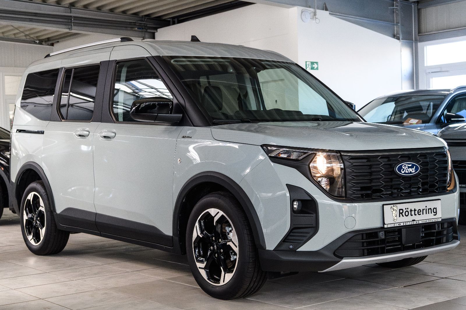 Fahrzeugabbildung Ford Tourneo Courier Active +Navi +ACC +Winter