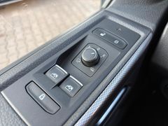 Fahrzeugabbildung Volkswagen T6.1 Multivan Generation Six Leder Navi LED 1.Ha