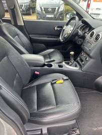 Bild 13 Nissan Qashqai 2.0 Tekna