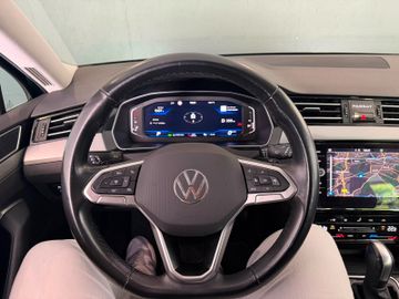 Volkswagen Passat Variant - 11