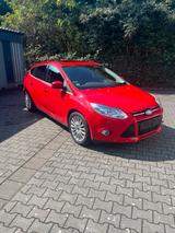 Ford Focus 1.6 Titanium Top Ausstattung !!! - Ford Focus aus 2012: For