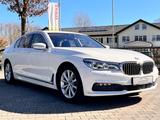 BMW 730 7 730 d xDrive - weiße BMW 730