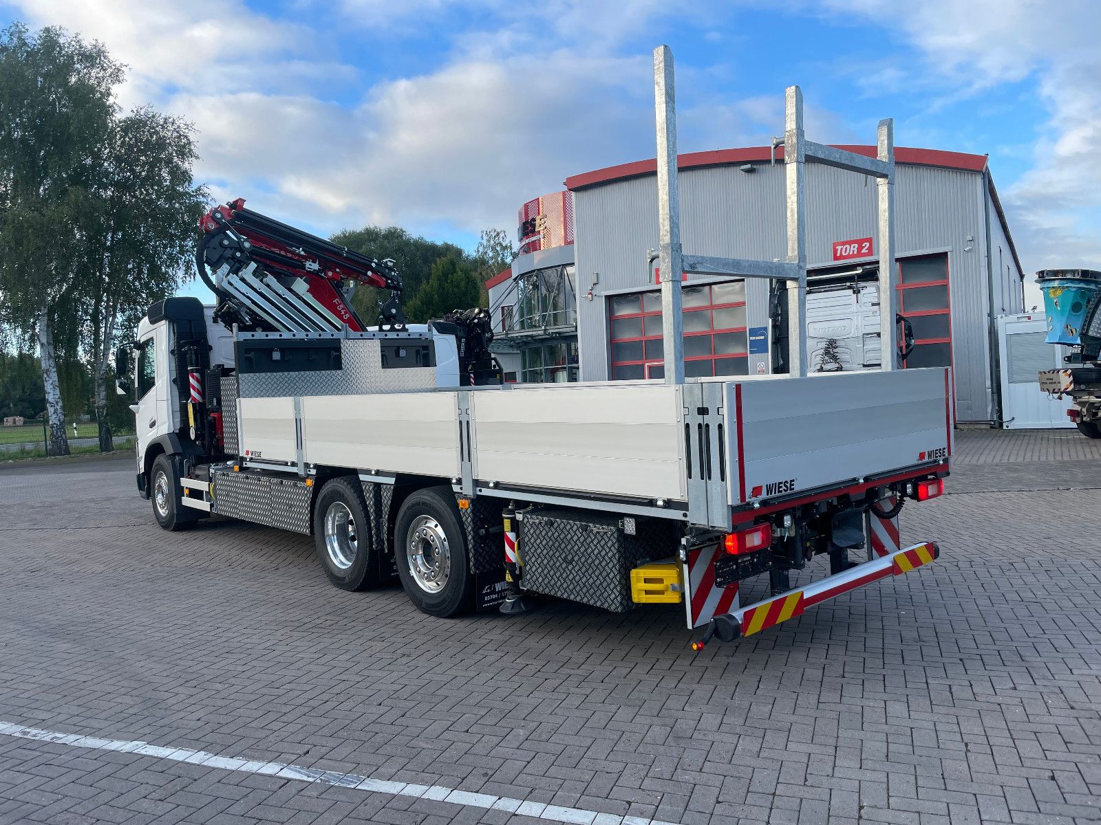Fahrzeugabbildung Volvo FMX 500  FASSI Ladekran F545 JIB & Winde Sofort