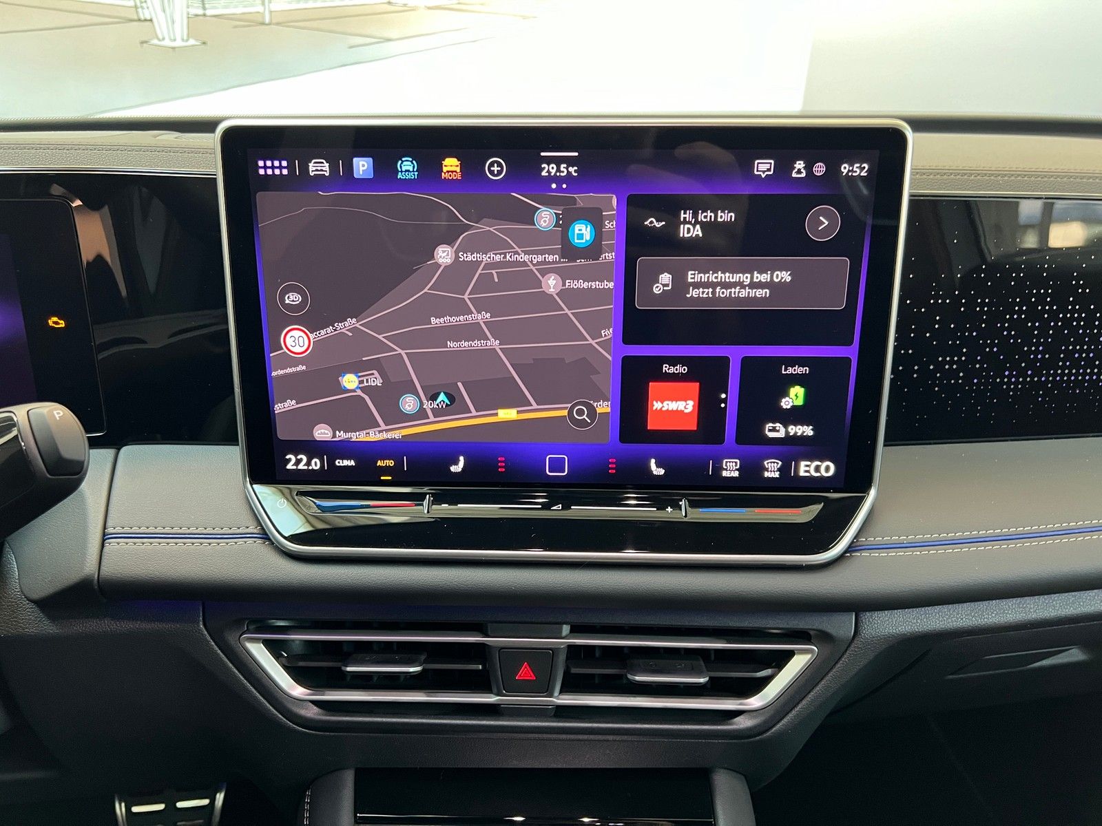 Fahrzeugabbildung Volkswagen Tiguan R-Line 1,5 TSI Hybrid DSG + AHK + Head-Up