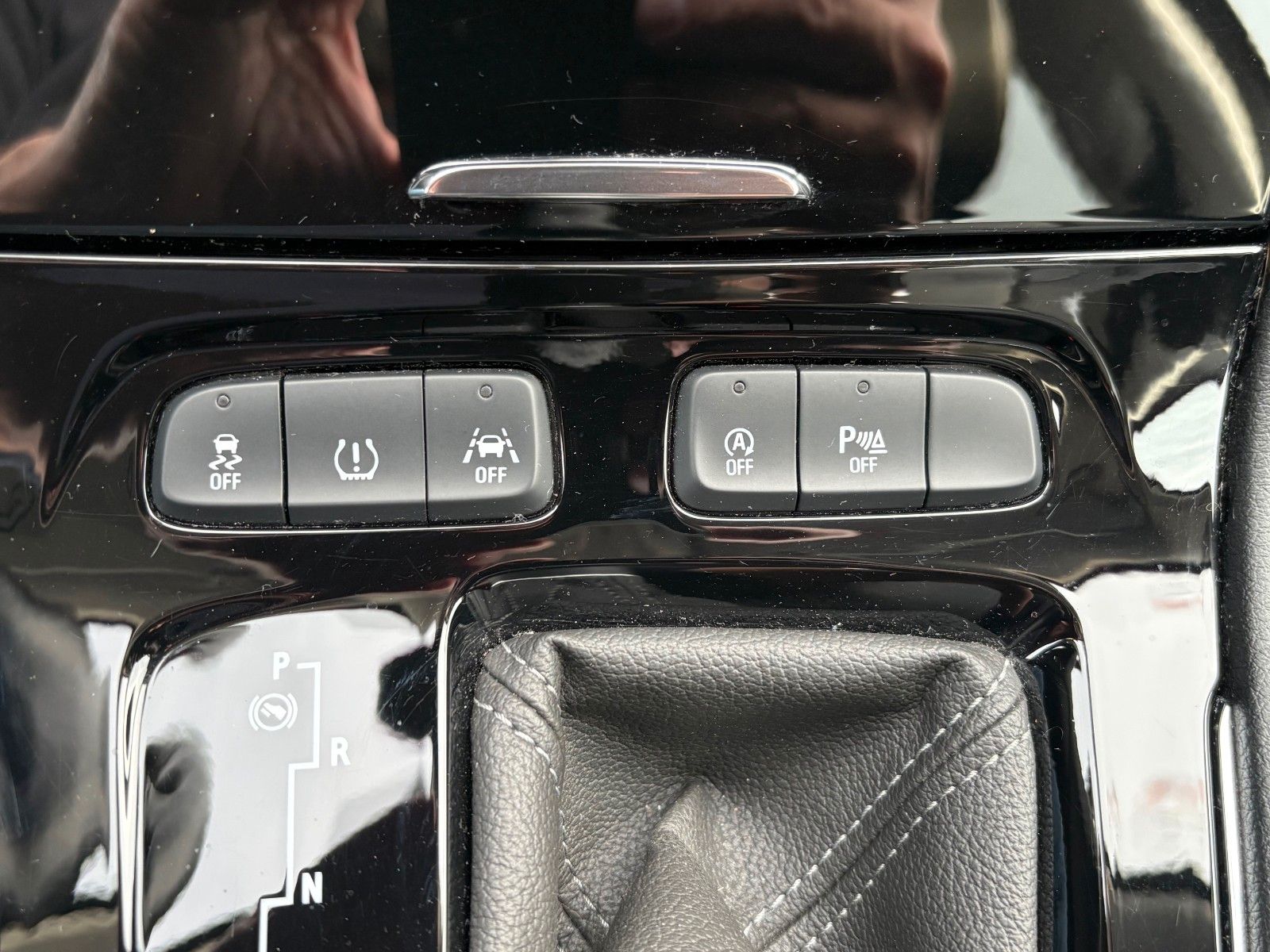 Fahrzeugabbildung Opel Grandland (X) Aut Navi Leder SPORTSITZE LED 1.HD