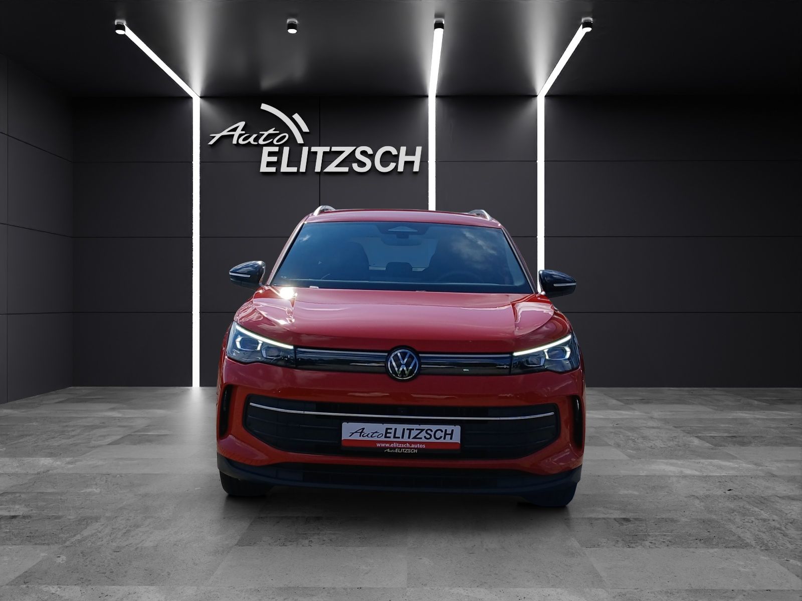 Fahrzeugabbildung Volkswagen Tiguan TDI Goal DSG Matrix AHK Navi AID ACC RFK