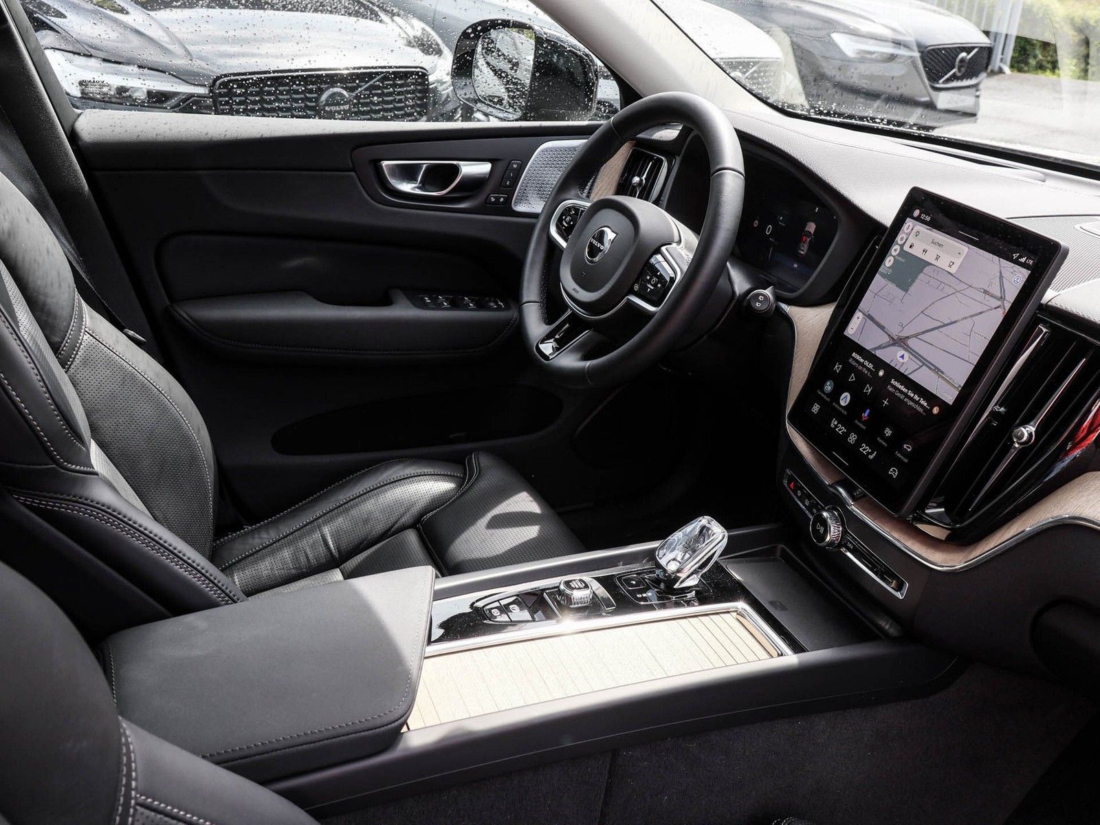 Volvo XC60 B5 (B) Benzin Ultra Dark #Luftfahrwerk/Alar imagem 3