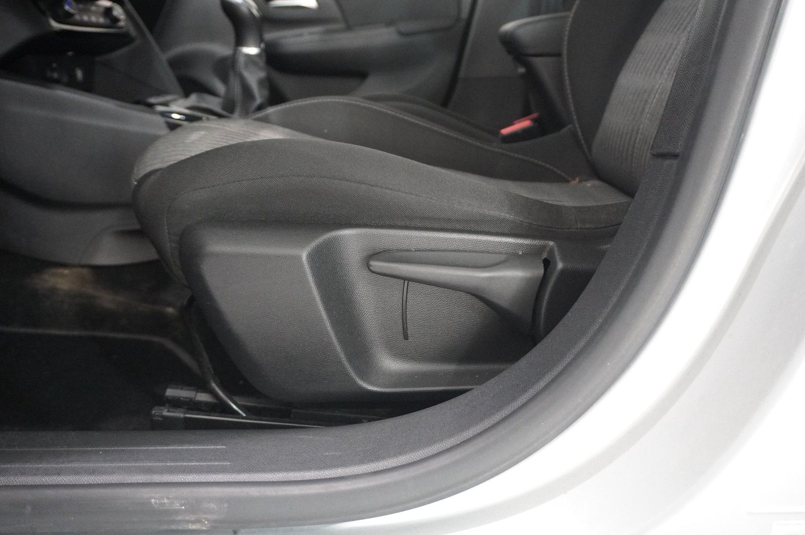 Fahrzeugabbildung Opel Corsa F 1.2 ELEGANCE NAVI/LED/TEMP/PDC/KLIMA/USB