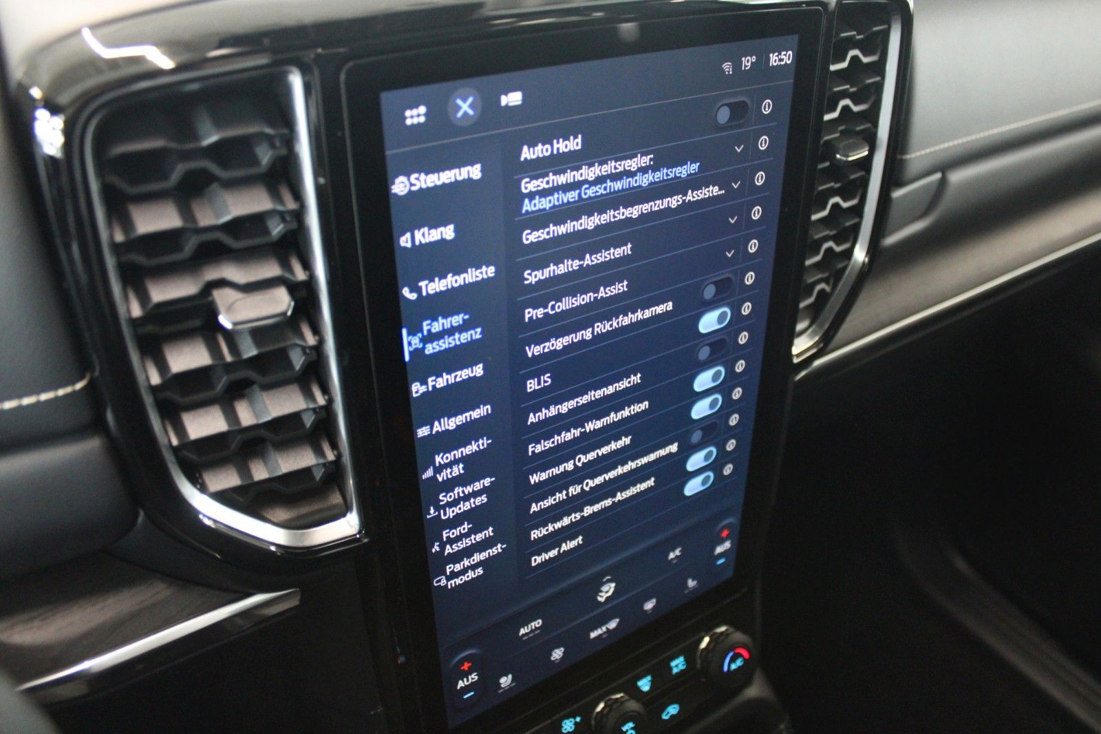 Fahrzeugabbildung Ford Ranger Platinum Automatik LEDER B&O ROLLO AHK