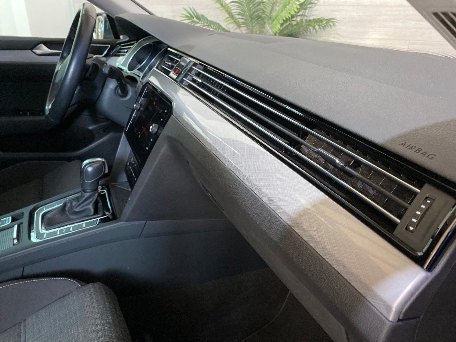 Fahrzeugabbildung Volkswagen Passat Variant Business 2,0TDI *LED*NAVI *ASSIST