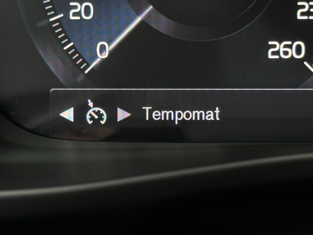 Volvo XC40 T3 Momentum Pro *AHK*Kamera*Sitzh.*Navi*