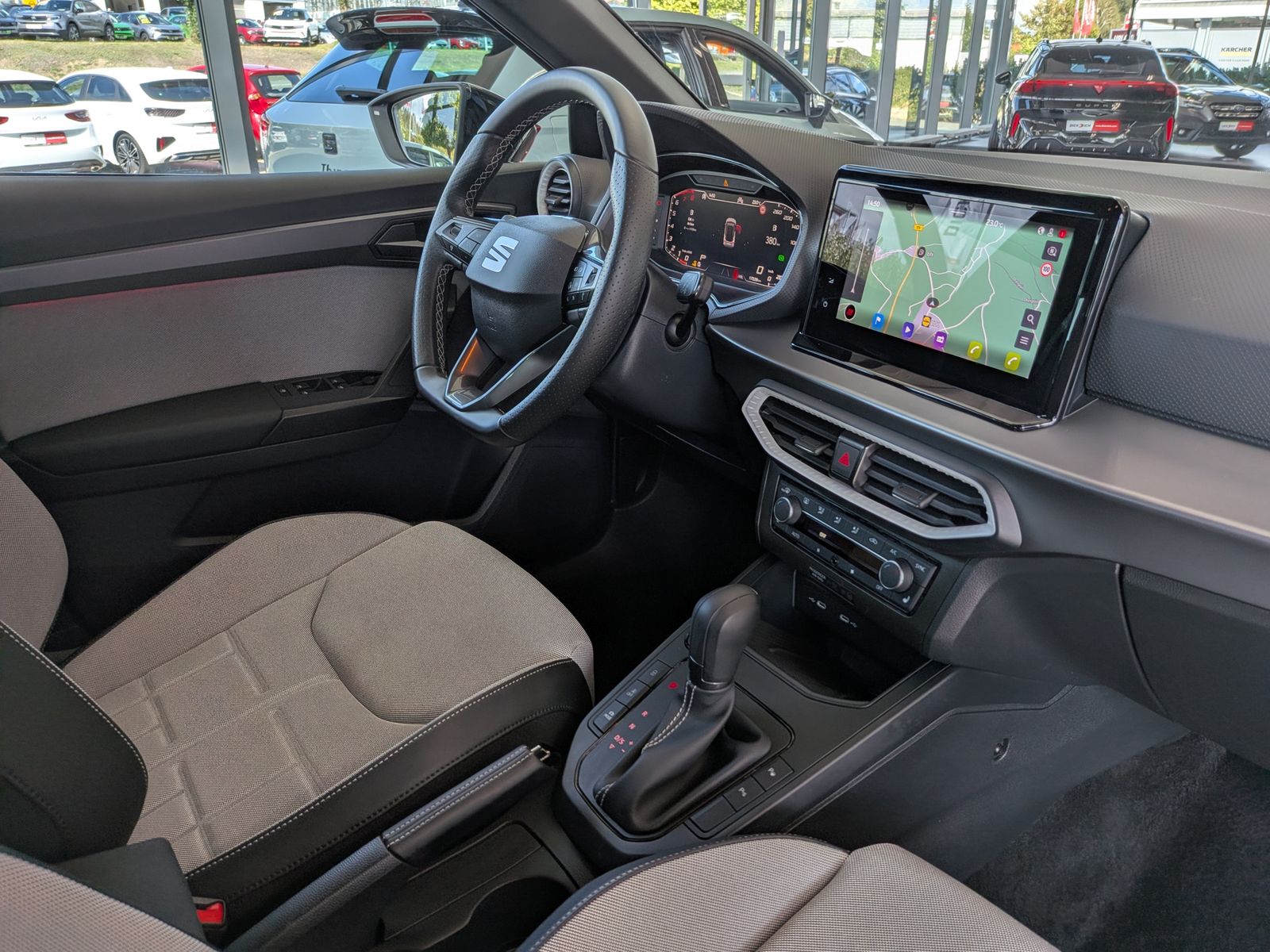 Fahrzeugabbildung SEAT Arona 1.5 TSI FR Black Editio ACC KAMERA LED 18"