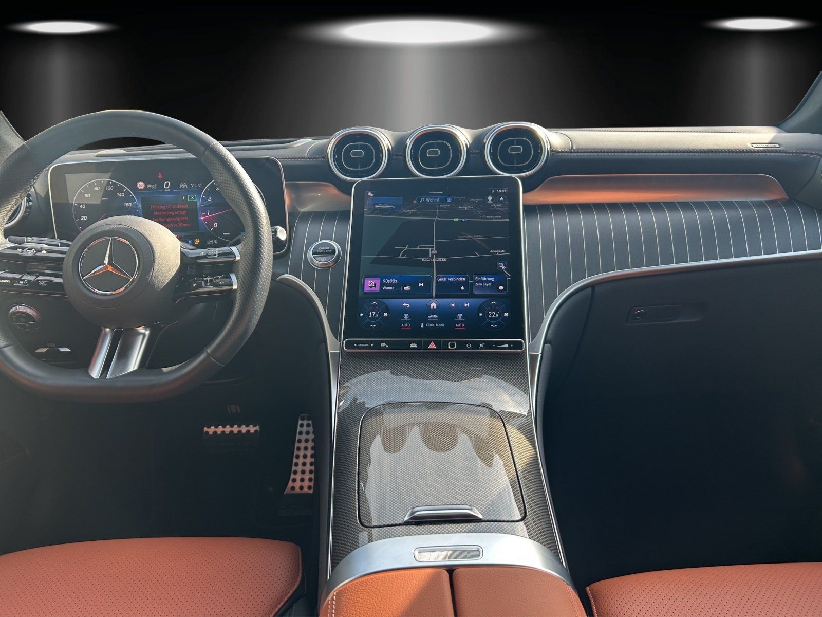 Fahrzeugabbildung Mercedes-Benz GLC 300 Cpé AMG Prem+ AIRMATIC Sitzklima AHK 20"