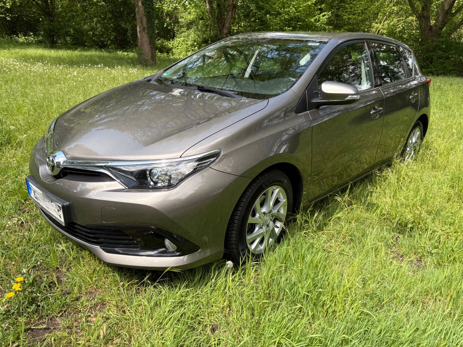 TOYOTA Auris