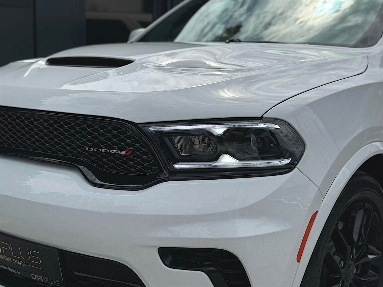 Fahrzeugabbildung Dodge Durango 5.7 V8 SRT 4x4 Night Modell 22 LED - 19%