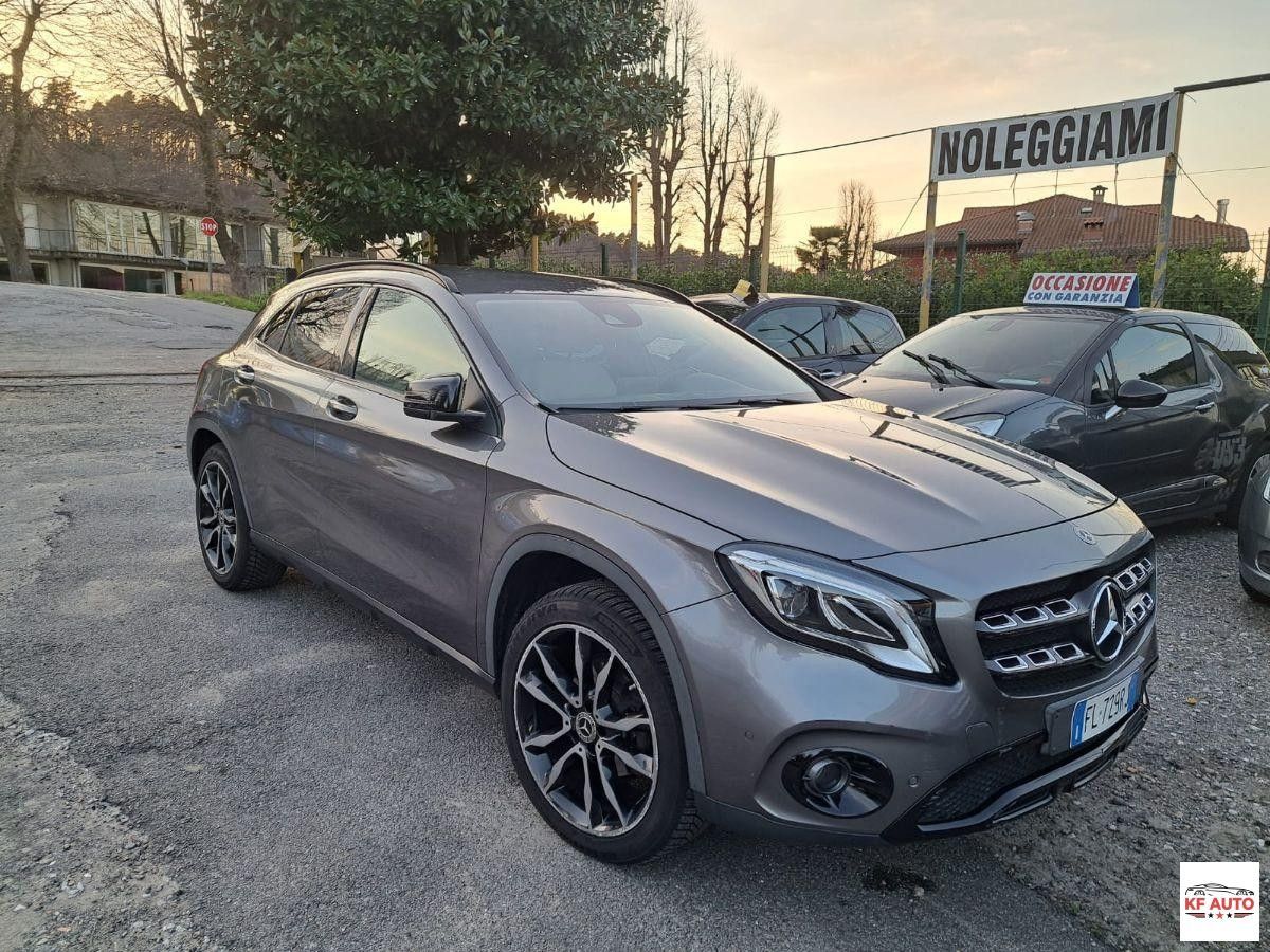 MERCEDES-BENZ MERCEDES GLA - 180D Automatic Premium