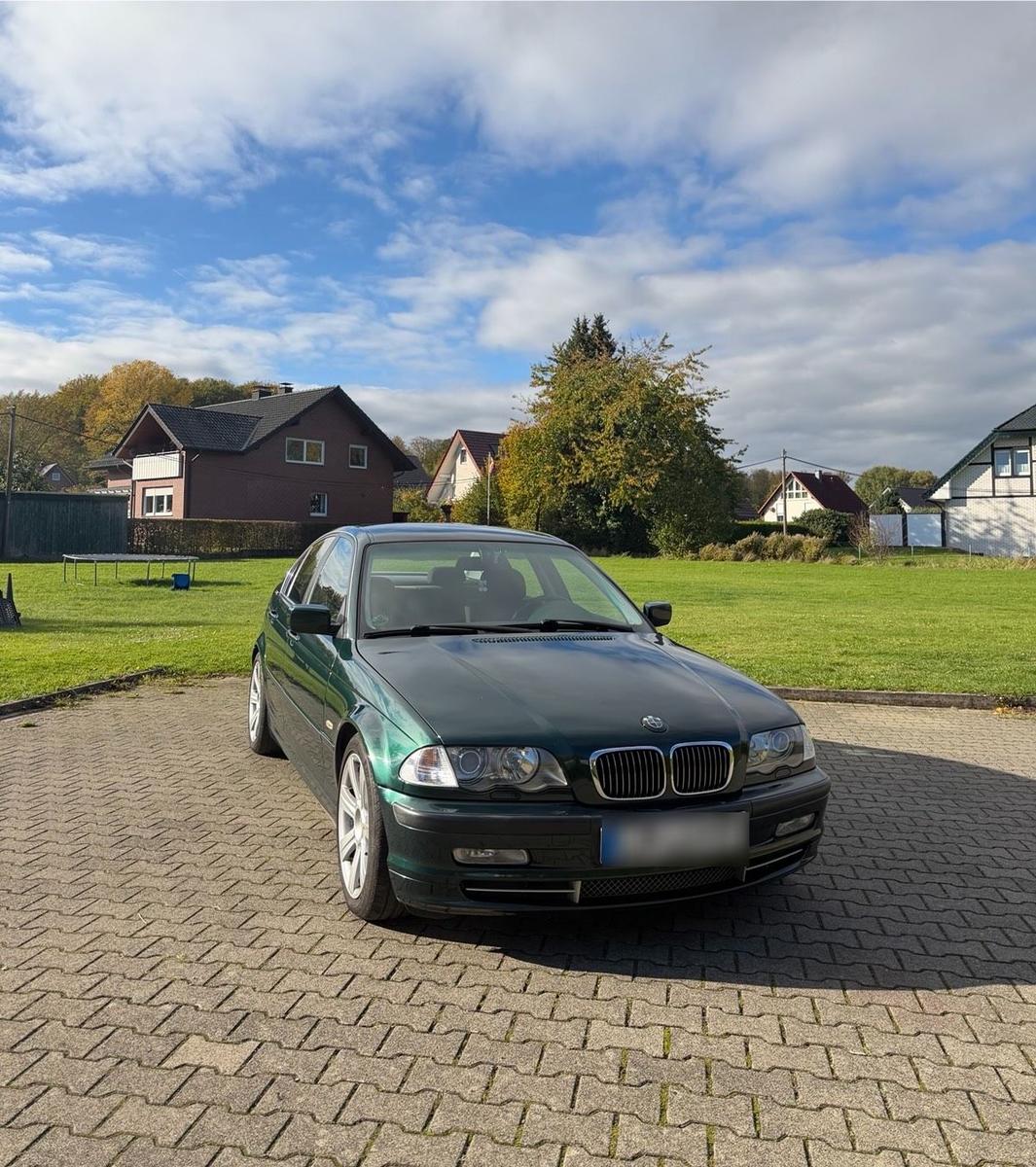 BMW 330