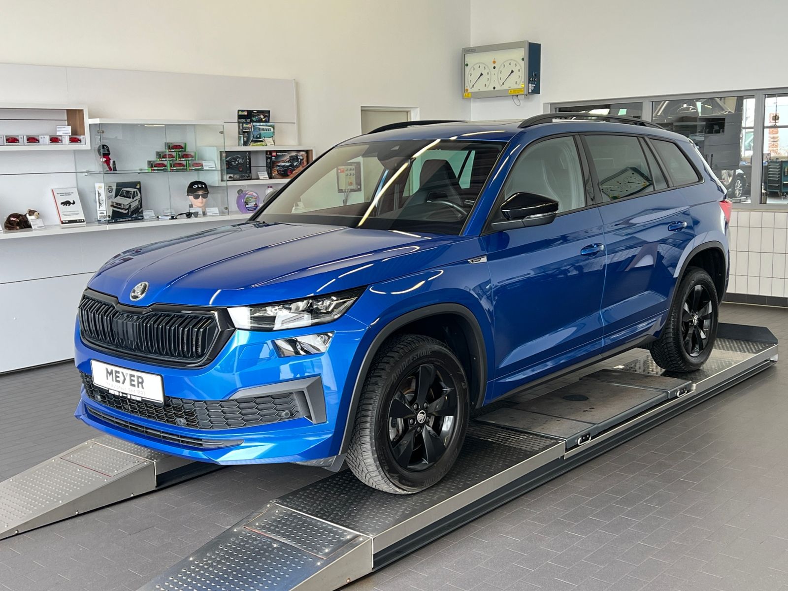 Fahrzeugabbildung SKODA Kodiaq Sportline 2.0 TDI DSG 4x4 *AHK,Pano,Stand