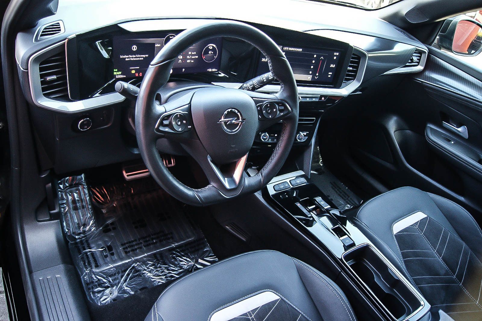 Fahrzeugabbildung Opel Mokka e Ultimate LED ALCANTARA 180° KAMERA SIHZG