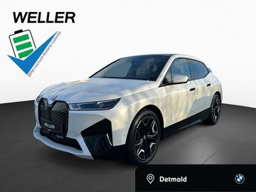 BMW Leasingangebot: BMW iX xDrive 40 HUD St+Go Laser Sky AHK Leas 579,-