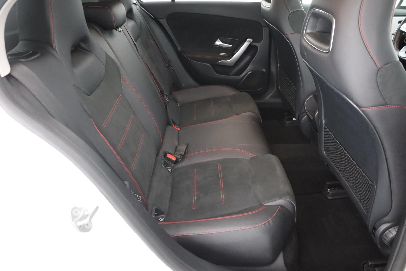 Mercedes-Benz A200 AMG Line LED Navi Sitzheizung Widescreen