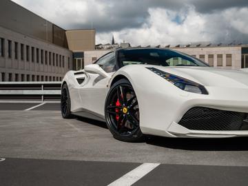 صورة 6 لـ 2017 Ferrari 488 GTB