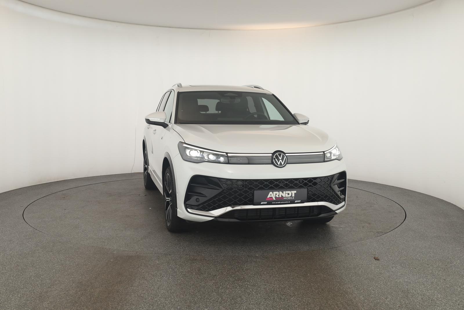 Volkswagen Tiguan 2.0 TDI 4M DSG R-Line Leder Pano Navi 360