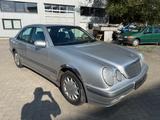 Mercedes-Benz E 200 ELEGANCE 2.Hand Lückenloses Scheckheft - Mercedes-Benz E 200 aus 2001