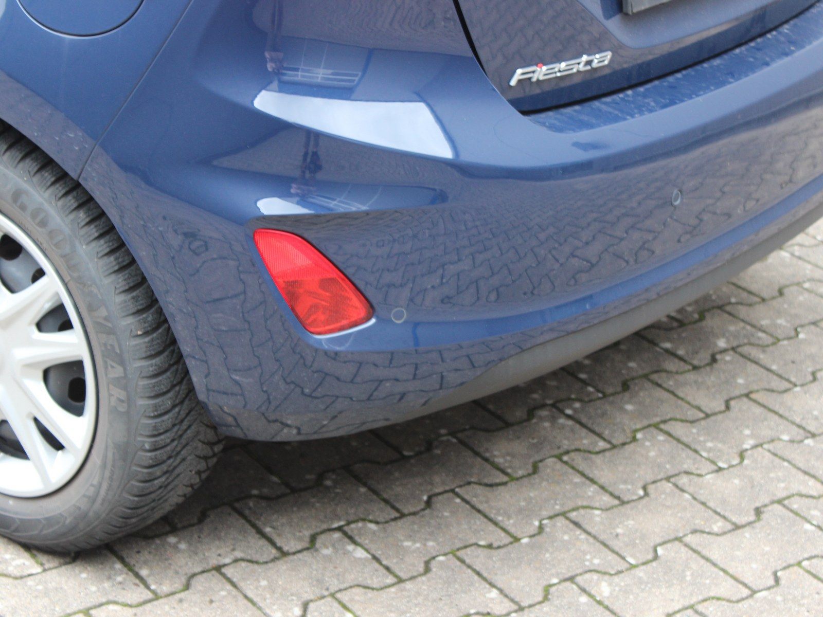 Fahrzeugabbildung Ford Fiesta Cool & Connect 1,1