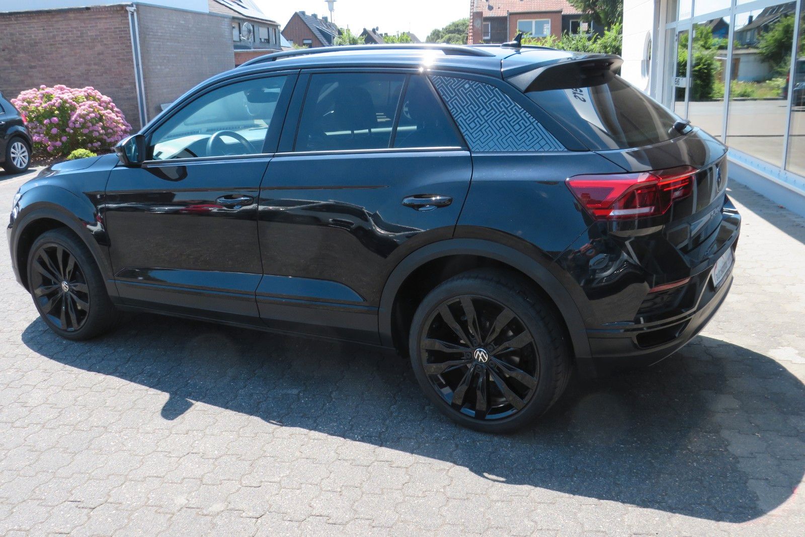 Fahrzeugabbildung Volkswagen T-Roc R-Line Sport DSG LED PDC NAVI 19`BLACK 1.H